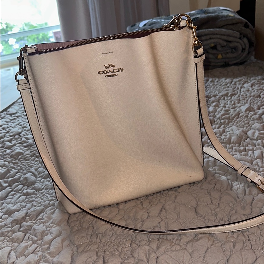 Coach White Leather Shoulder Bag with Minimalist Design